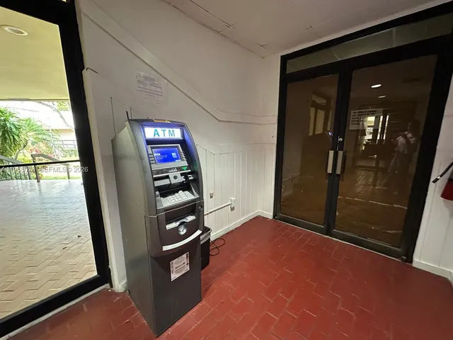 $1,800 | 16919 North Bay Road, Unit 617, Sunny Isles Beach, FL 33160