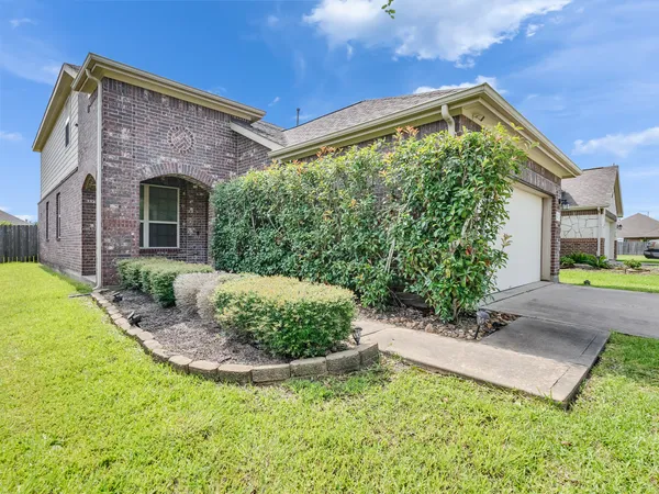 $299,997 | 6864 Juniper Arbor Lane, League City, TX 77539