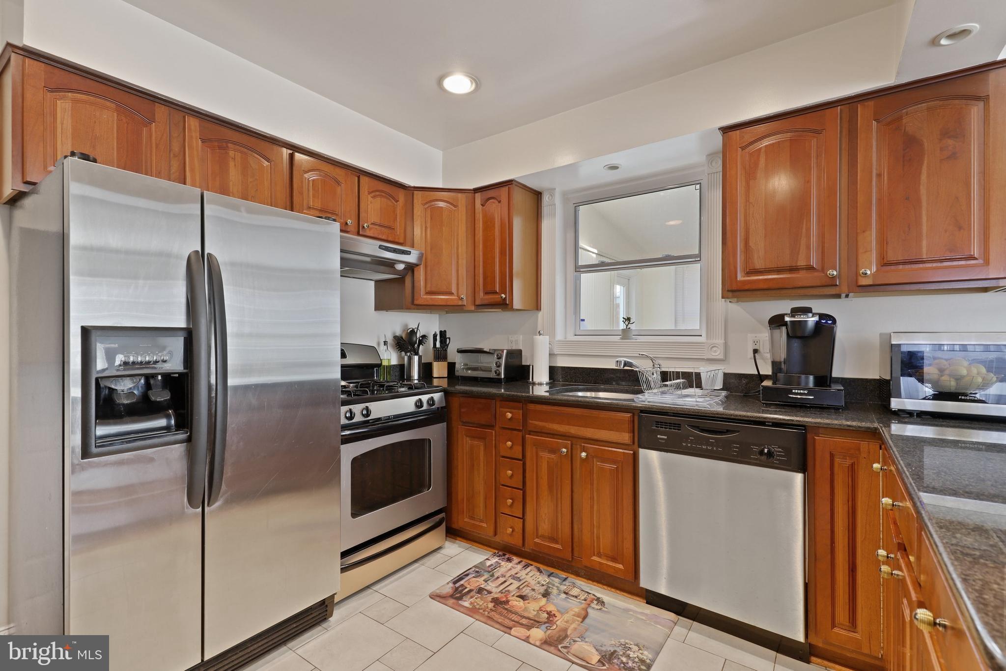 7415 Exmore Street Springfield, VA 22150 - Photo 8 of 38 Gallery Image 8