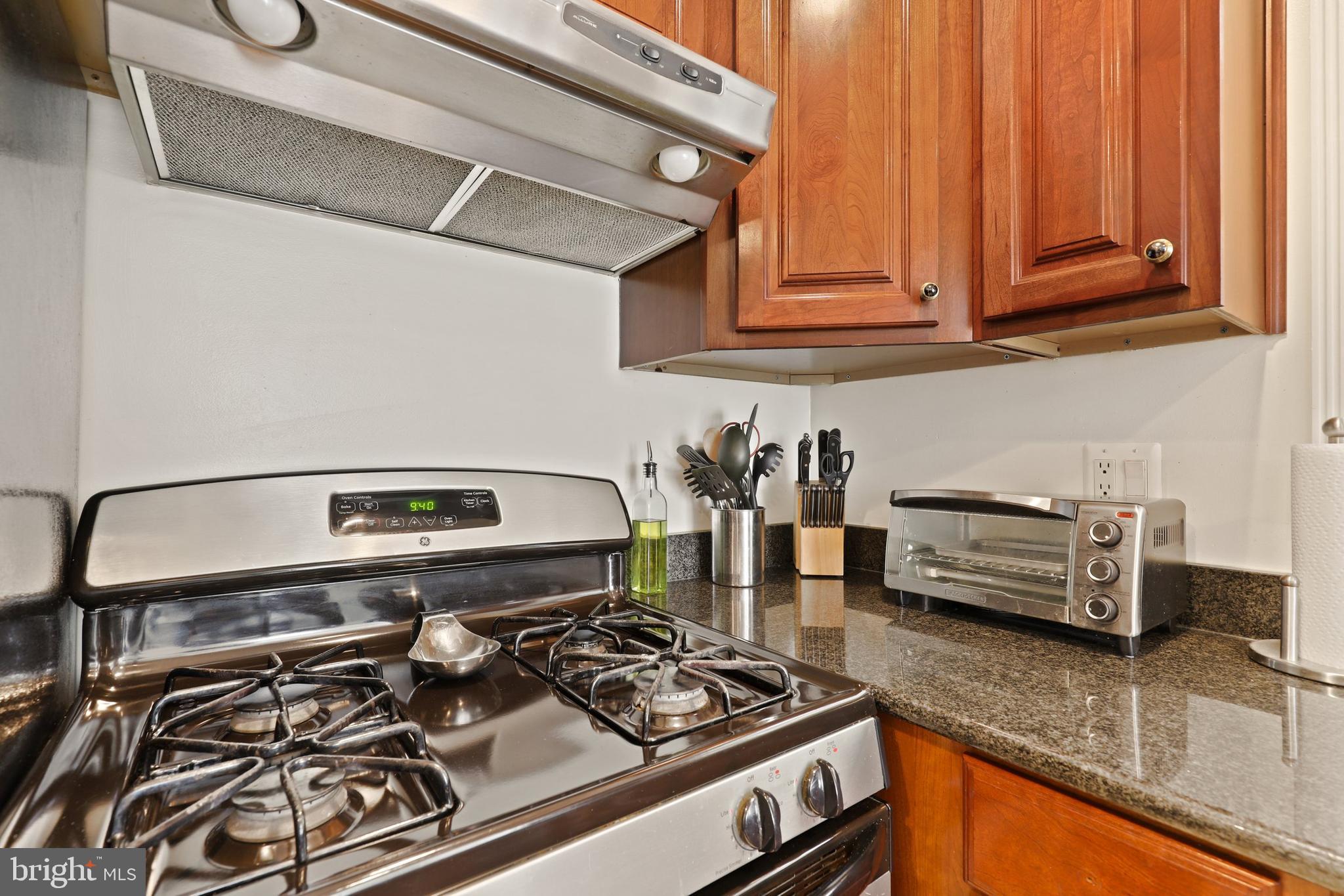 7415 Exmore Street Springfield, VA 22150 - Photo 9 of 38 Gallery Image 9