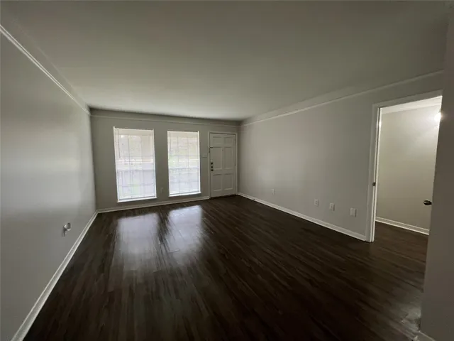 $895 | 500 Willow Drive, Unit B2, Lake Jackson, TX 77566