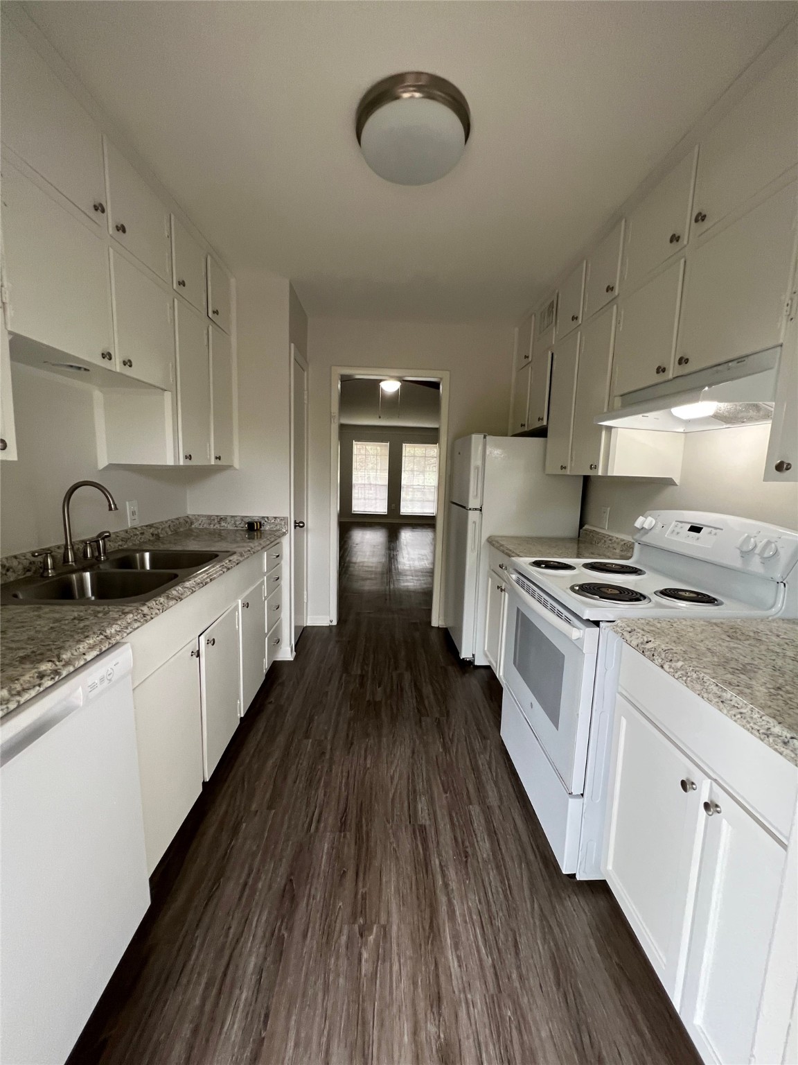 500 Willow Drive, Unit B2 Lake Jackson, TX 77566 - Photo 5 of 12