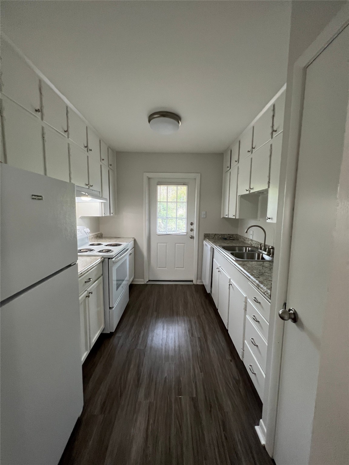 500 Willow Drive, Unit B2 Lake Jackson, TX 77566 - Photo 6 of 12