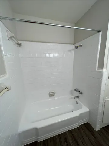 $895 | 500 Willow Drive, Unit B2, Lake Jackson, TX 77566