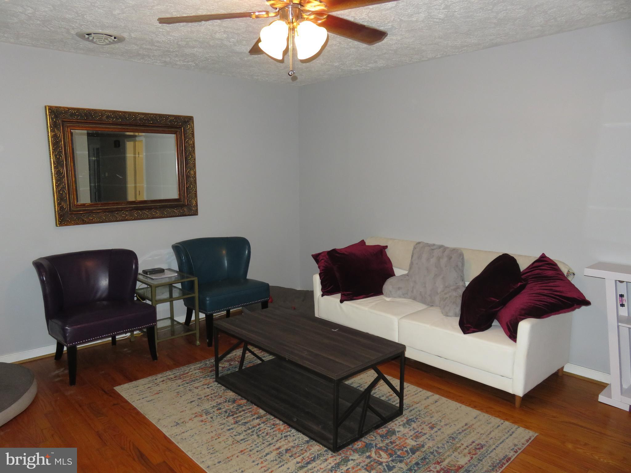 1424 Green Pasture Road Sandston, VA 23150 - Photo 15 of 20 Living Room