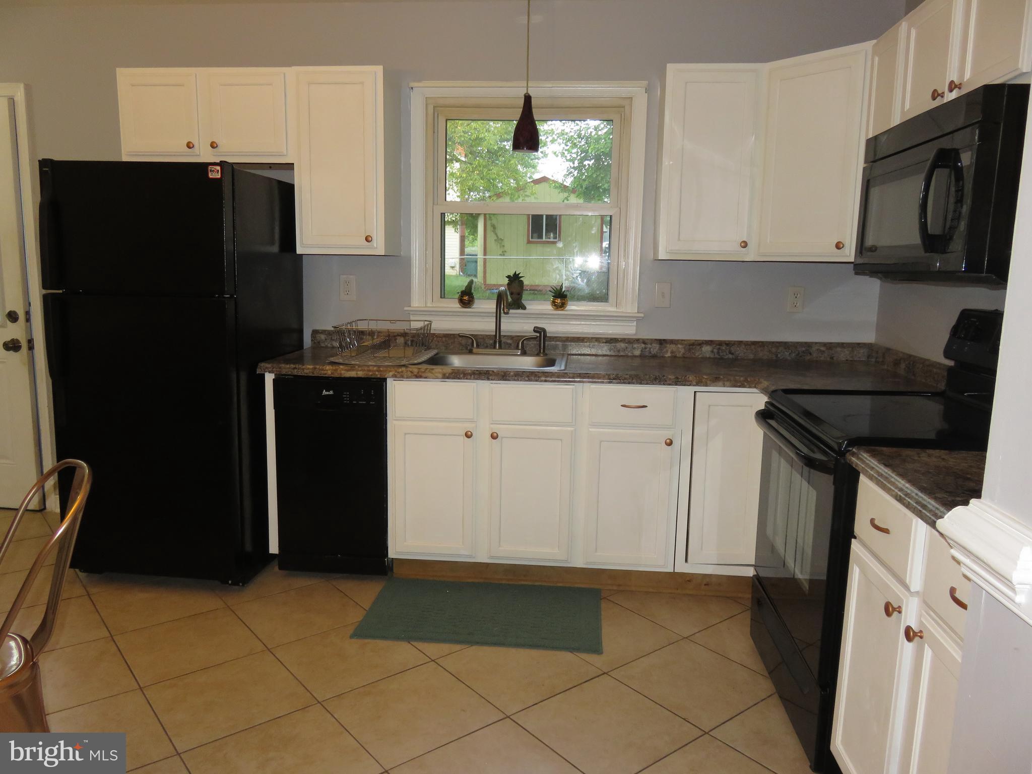 1424 Green Pasture Road Sandston, VA 23150 - Photo 10 of 20 Kitchen