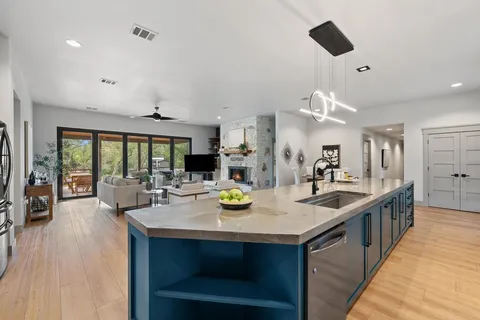 $1,225,000 | 9207 Claxton Drive, Austin, TX 78736