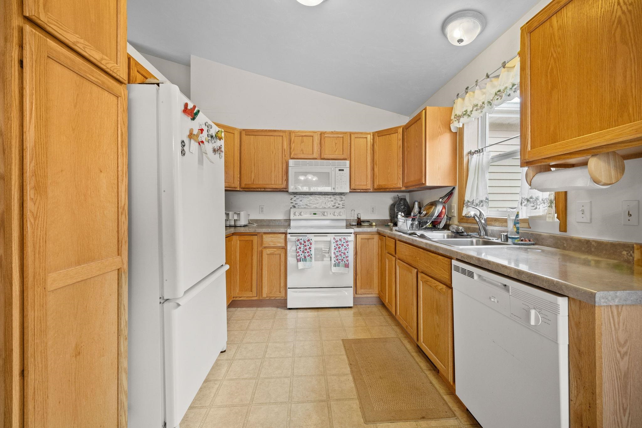 1229 West Blooming Field Whitewater, WI 53190 - Photo 6 of 24