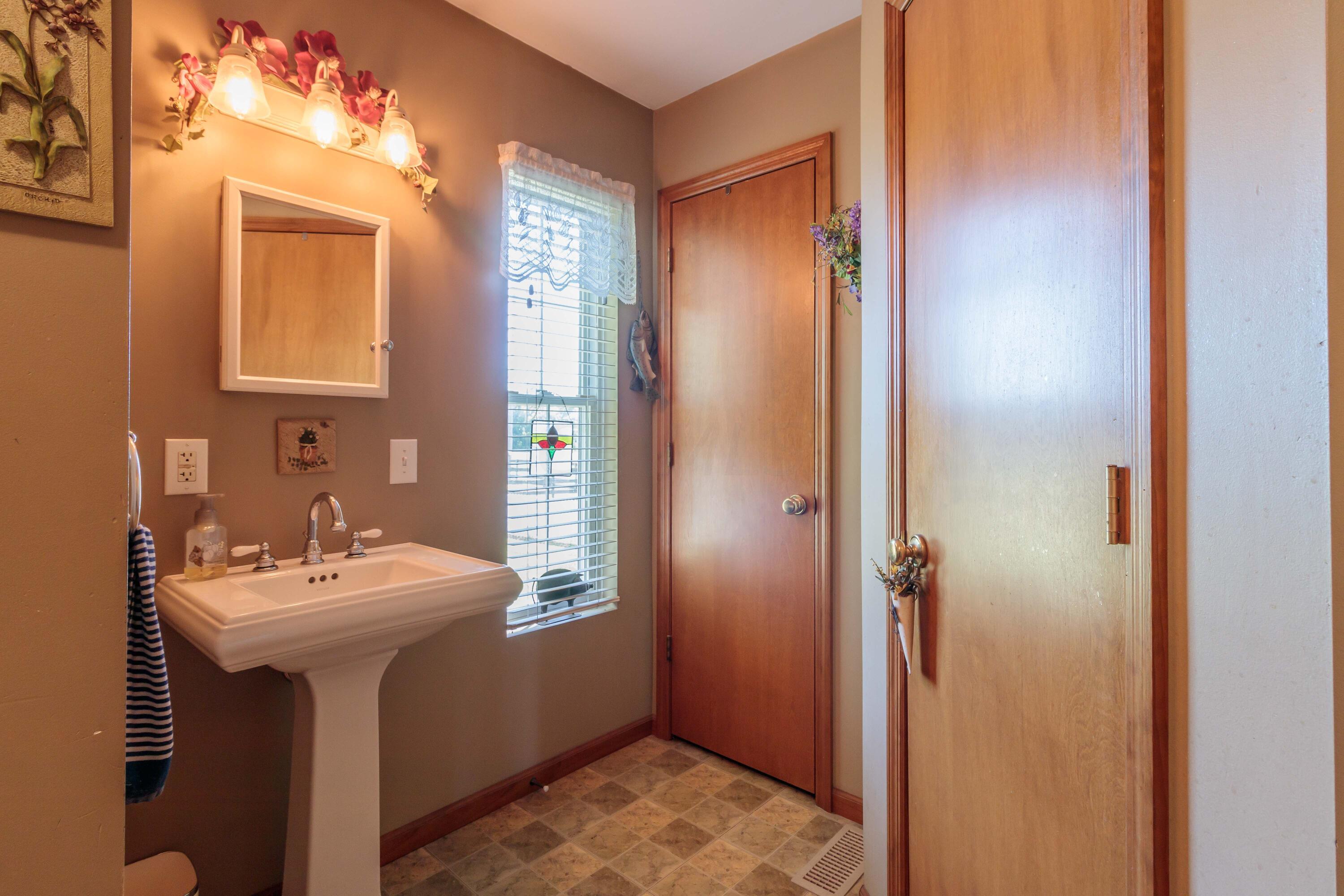 25784 Shoemaker Road Circleville, OH 43113 - Photo 20 of 51 IMG_1752