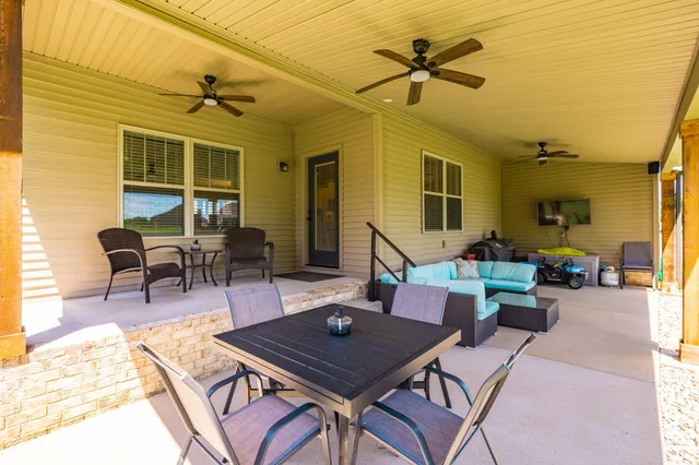 $672,000 | 725 North Russell Street, Portland, TN 37148