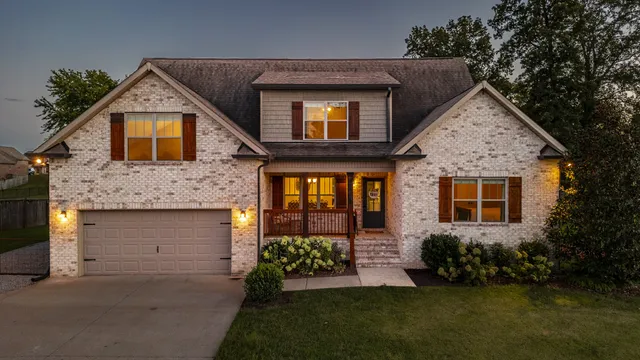 $672,000 | 725 North Russell Street, Portland, TN 37148