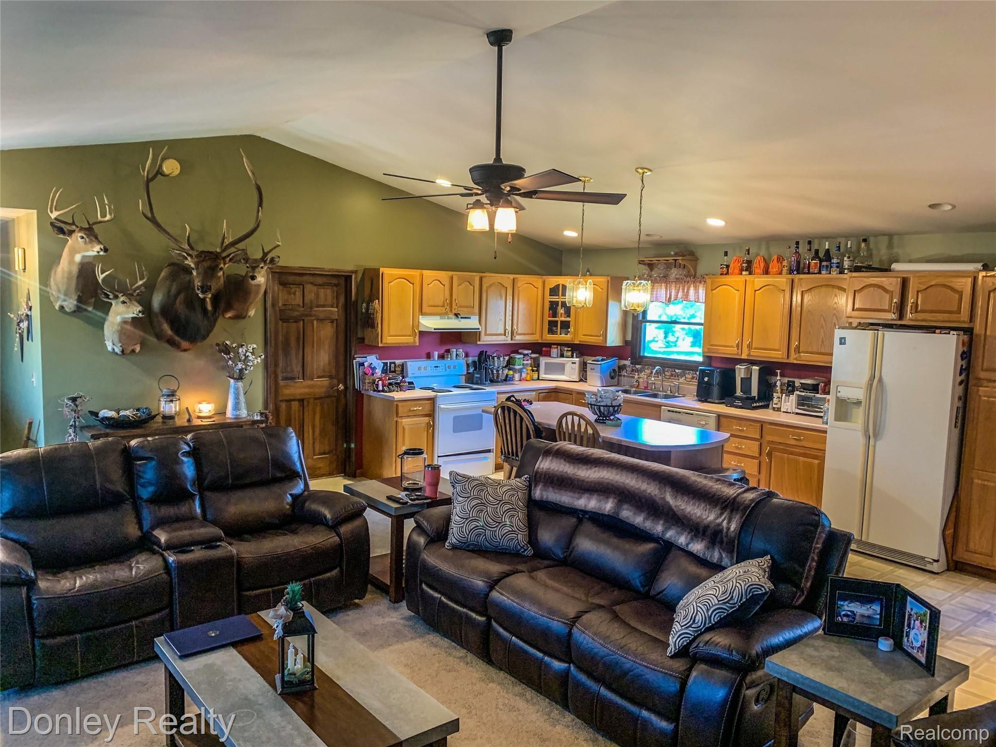 950 West Miller Road Sandusky, MI 48471 - Photo 10 of 34 IMG_3766.JPG