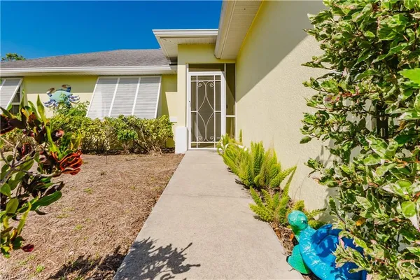 $2,750 | 11693 Oakland Drive, Bokeelia, FL 33922