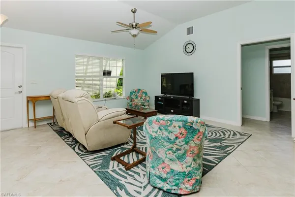 $2,750 | 11693 Oakland Drive, Bokeelia, FL 33922