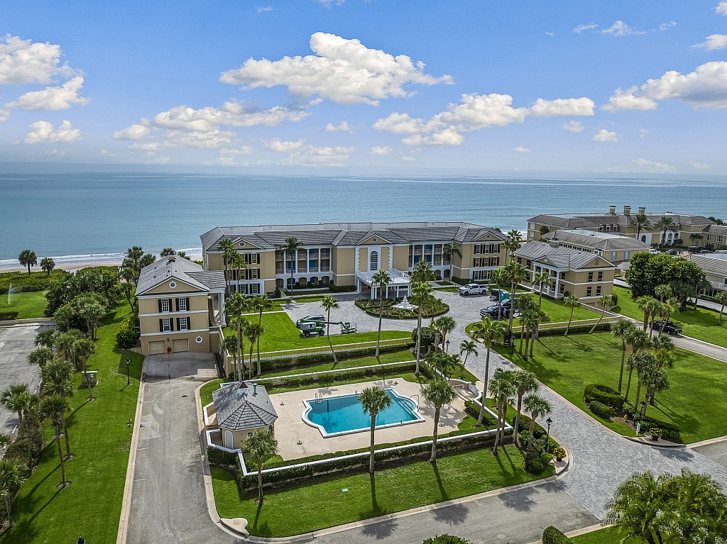 450 Beach Road, Unit 323 Vero Beach, FL 32963 - Photo 22 of 33