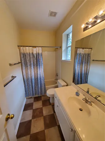 $2,100 | 2715 Falling Forest Court, Richmond, TX 77406