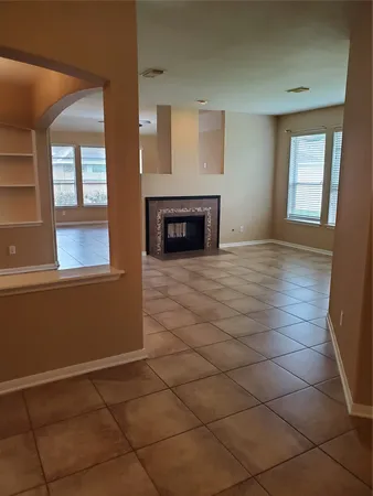 $2,100 | 2715 Falling Forest Court, Richmond, TX 77406
