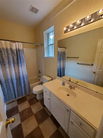 $2,100 | 2715 Falling Forest Court, Richmond, TX 77406