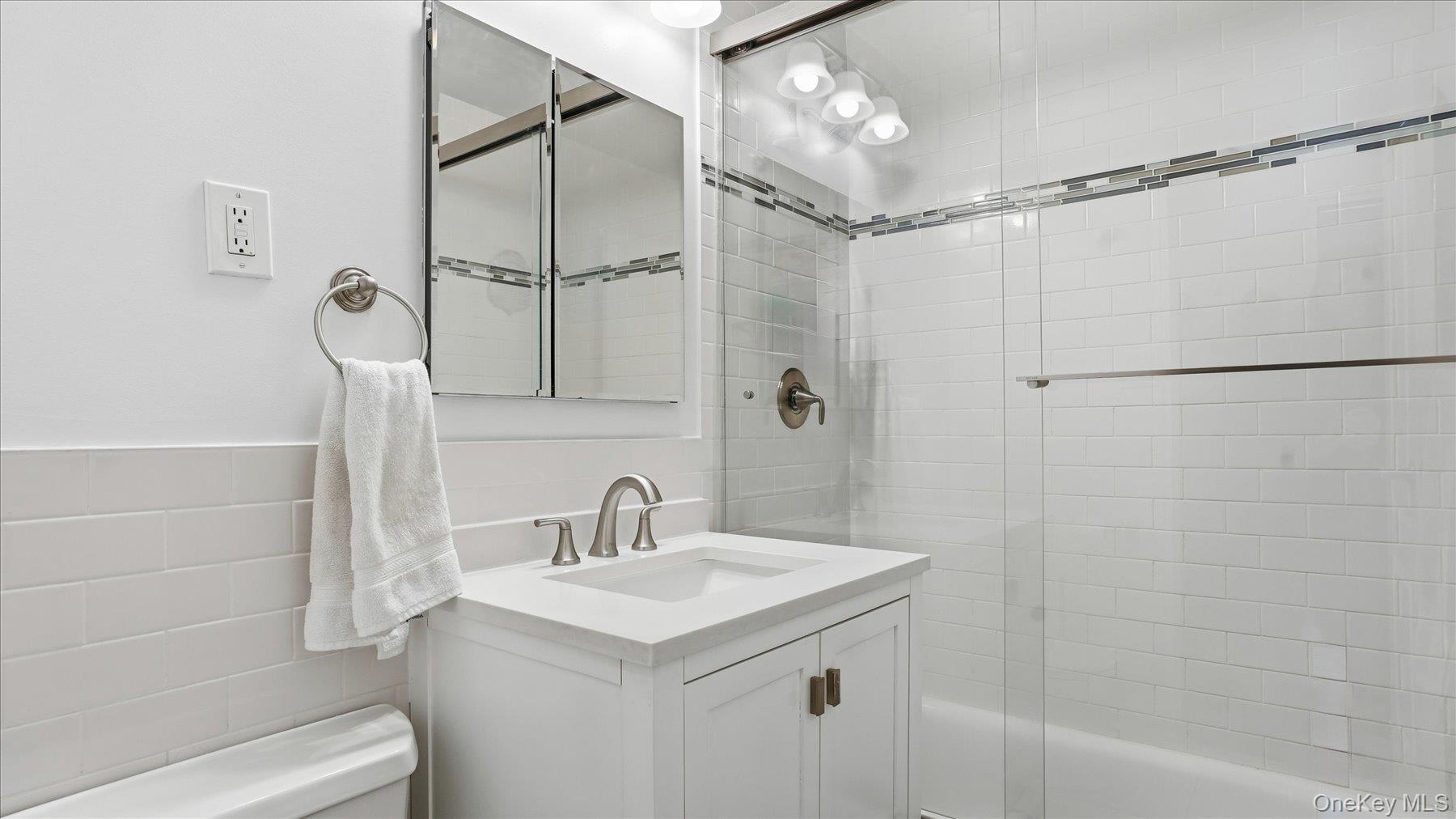 10 Lenox Road, Unit 1G Rockville Centre, NY 11570 - Photo 10 of 23