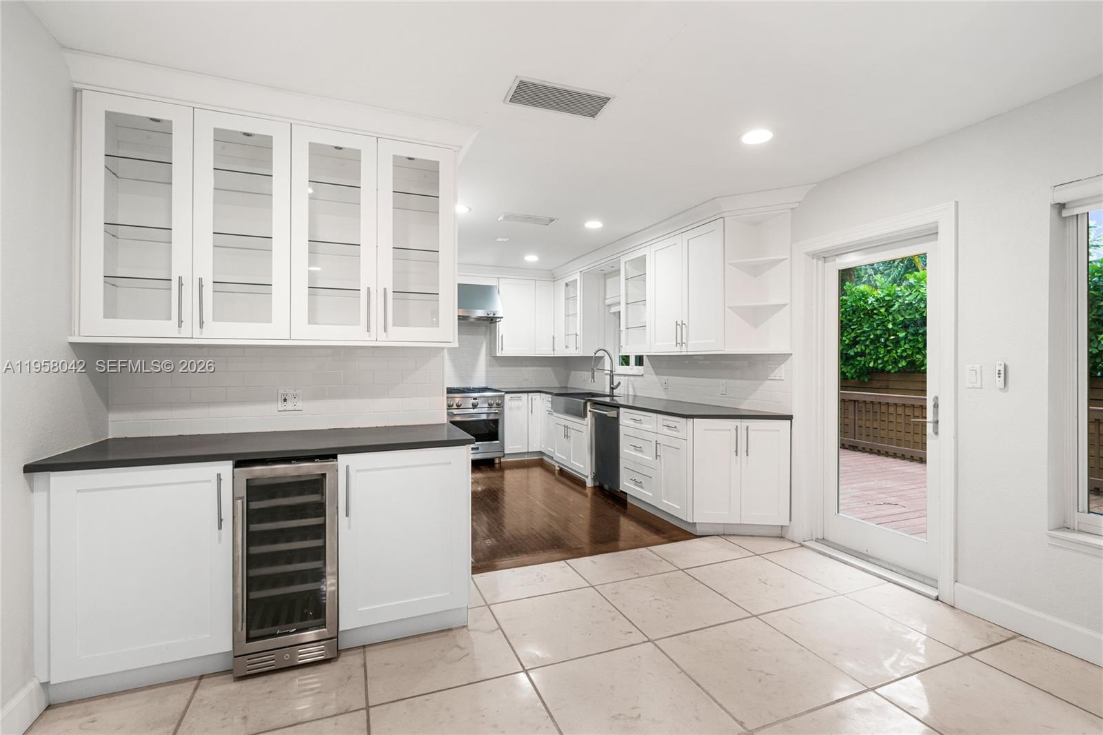 3505 Crystal View Court Miami, FL 33133 - Photo 14 of 53