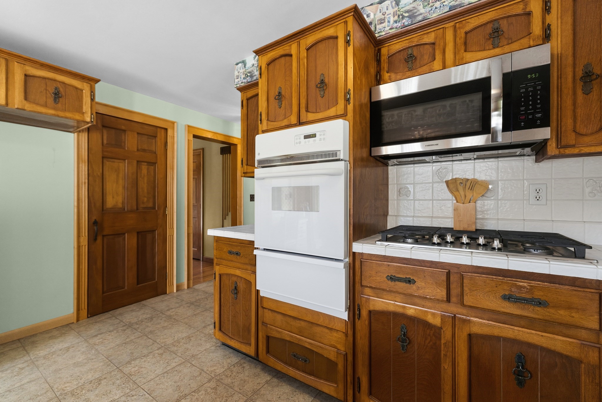 86 Delmage Road Swansea, MA 02777 - Photo 7 of 41 Gallery Image 7