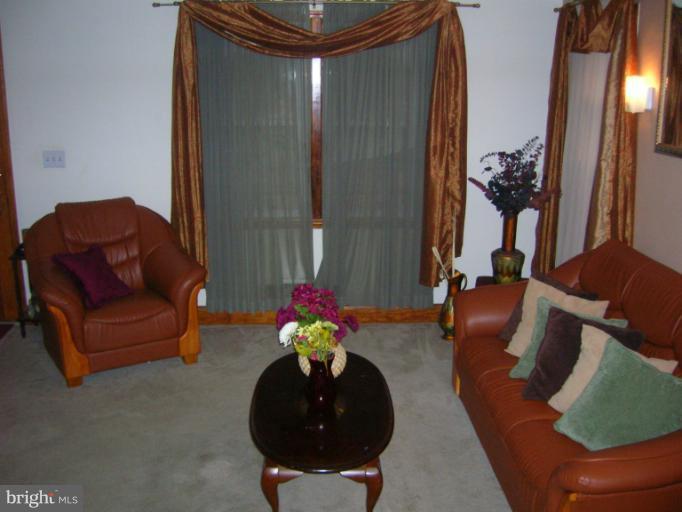 3703 Ridgecroft Road Baltimore, MD 21206 - Photo 1 of 18 Living Room2
