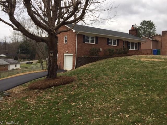 140 Ridge Street Jonesville, NC 28642 - Photo 2 of 12 Gallery Image 2