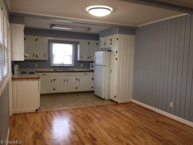 140 Ridge Street Jonesville, NC 28642 - Photo 9 of 12 Gallery Image 9