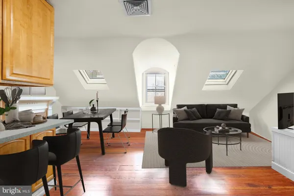 $1,795 | 704 South Washington Square, Unit 4W, Philadelphia, PA 19106