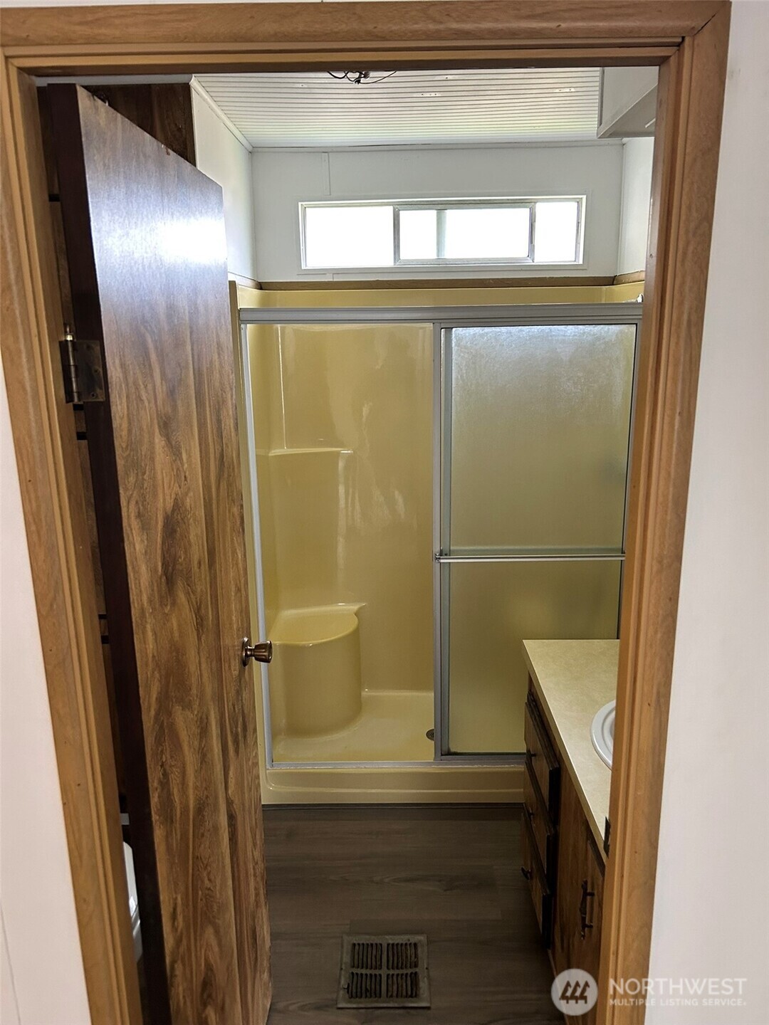 791 Elliot Court Sequim, WA 98382 - Photo 16 of 37 a bathroom with a bathtub and a shower