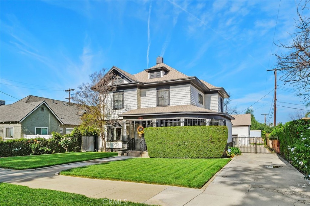 4771 Victoria Avenue Riverside, CA 92507 - Photo 2 of 40