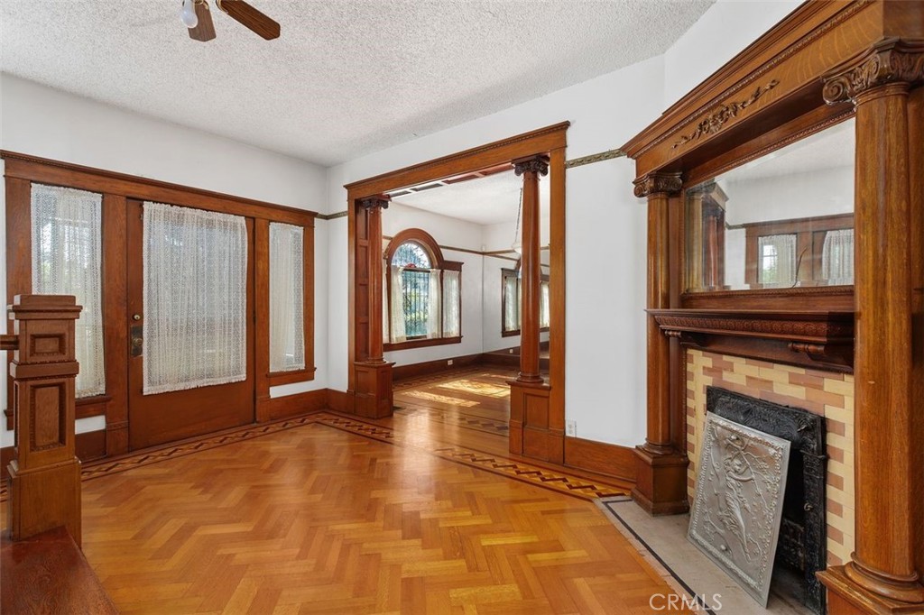 4771 Victoria Avenue Riverside, CA 92507 - Photo 4 of 40