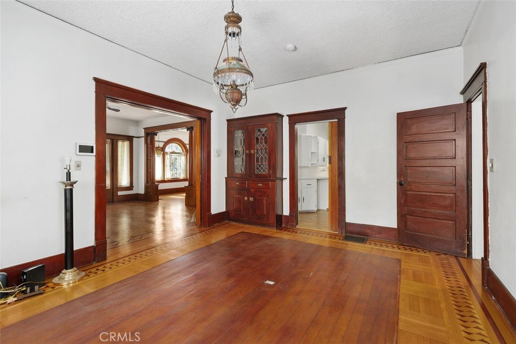 4771 Victoria Avenue Riverside, CA 92507 - Photo 9 of 40