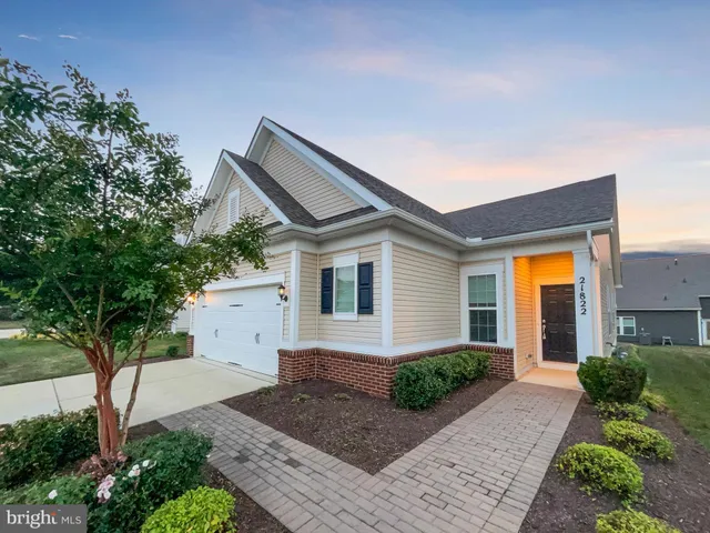 $639,000 | 21822 Boneset Way, Germantown, MD 20876