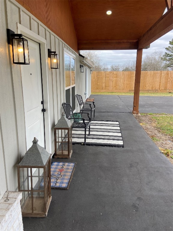 9167 Conner Road Washington, TX 77880 - Photo 4 of 16 a living room with furniture