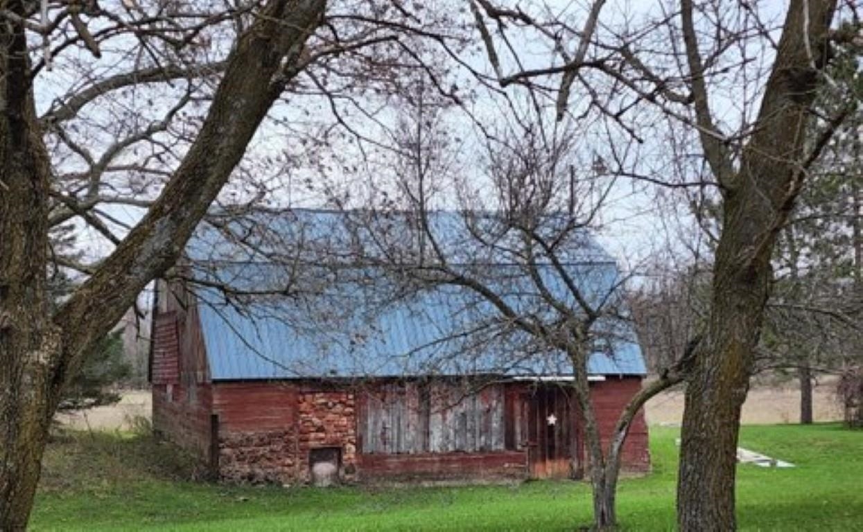 2600 Garfield Road Remus, MI 49340 - Photo 23 of 30 1899339-22.JPG