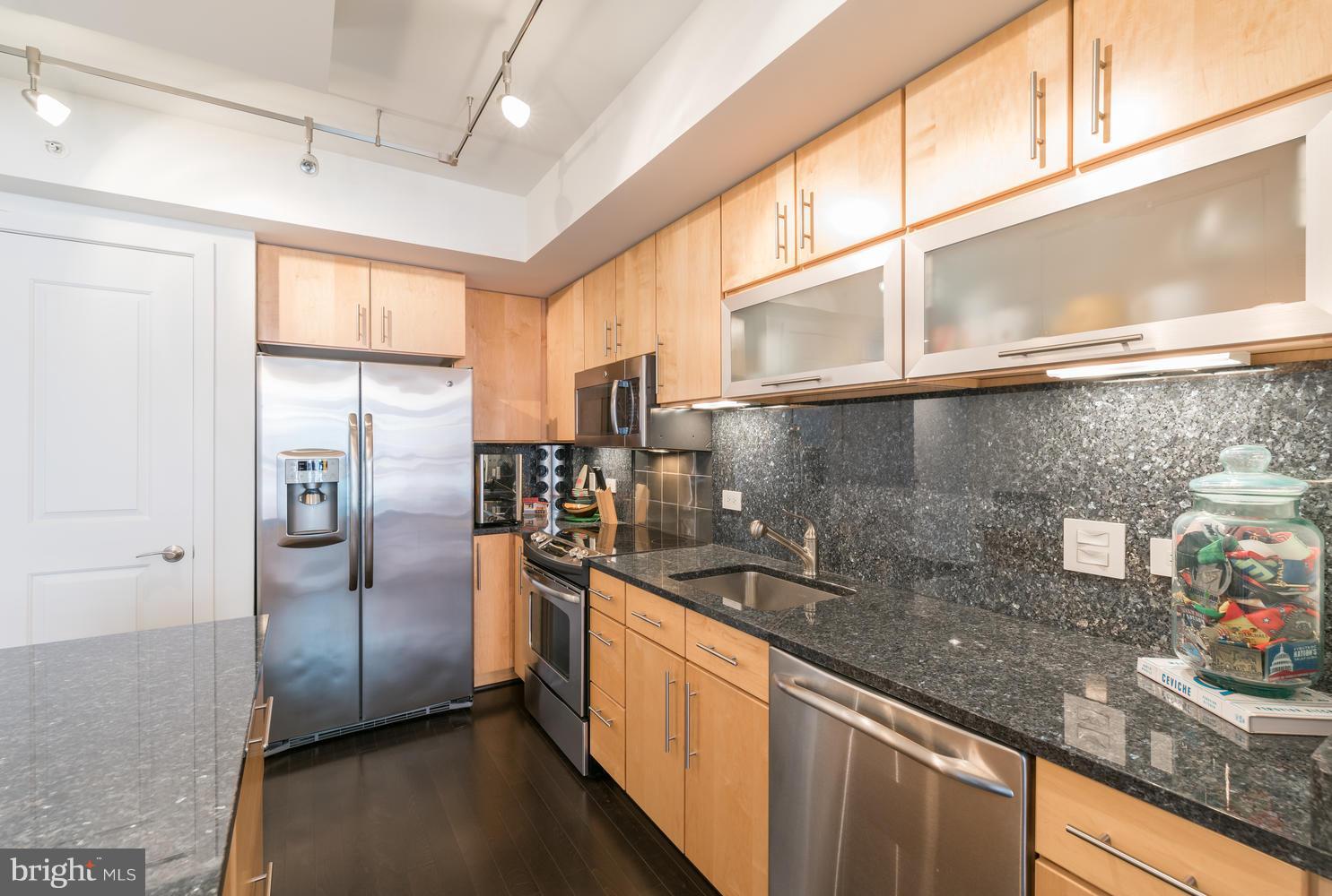 1025 First Street Southeast, Unit 702 Washington, DC 20003 - Photo 6 of 30 Kitchen