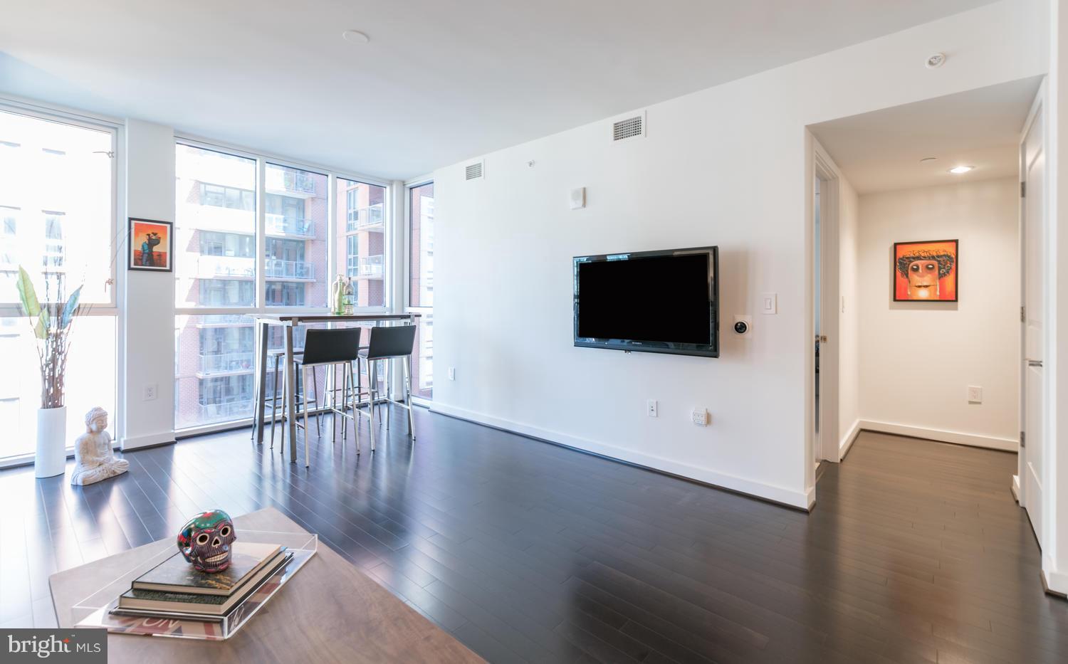 1025 First Street Southeast, Unit 702 Washington, DC 20003 - Photo 10 of 30 Living Room