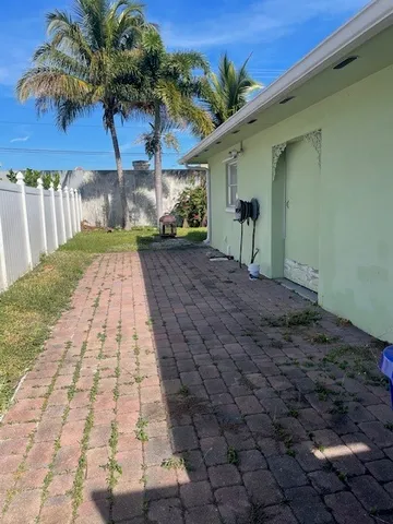 $2,200 | Undisclosed Address, Vero Beach, FL 32960