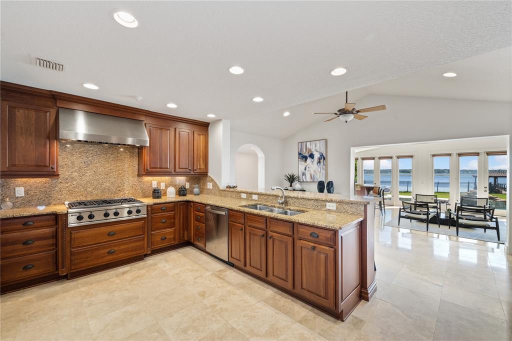 325 Magnolia Street Windermere, FL 34786 - Photo 15 of 52