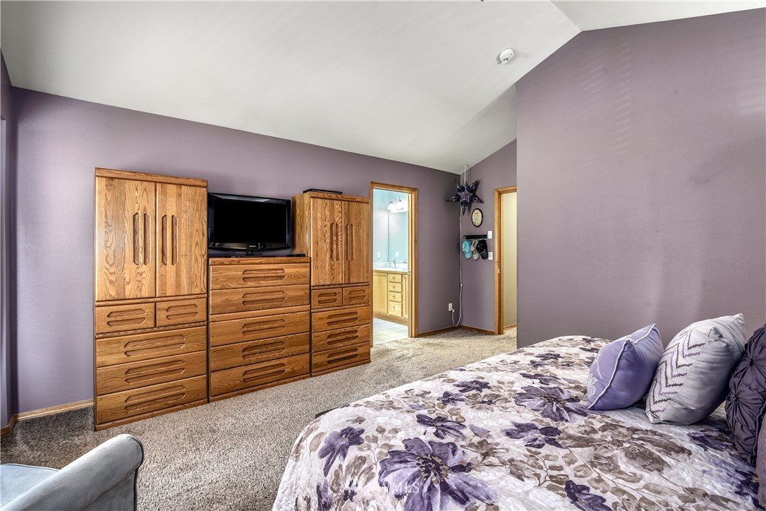 320 Shadow Place Southeast Renton, WA 98059 - Photo 14 of 27
