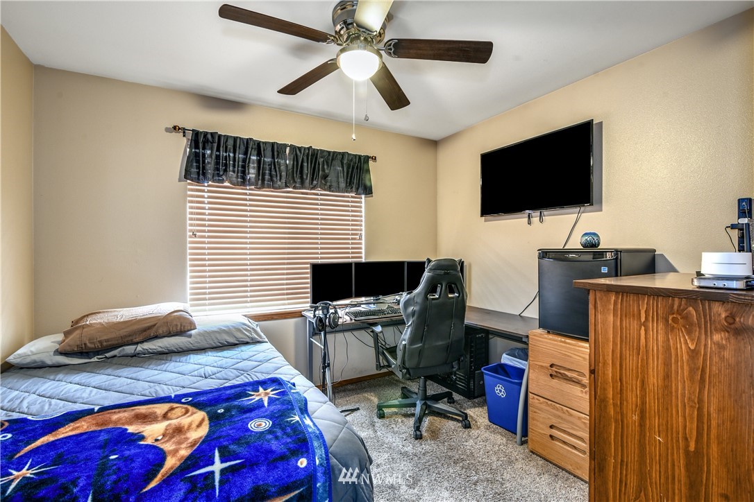 320 Shadow Place Southeast Renton, WA 98059 - Photo 17 of 27