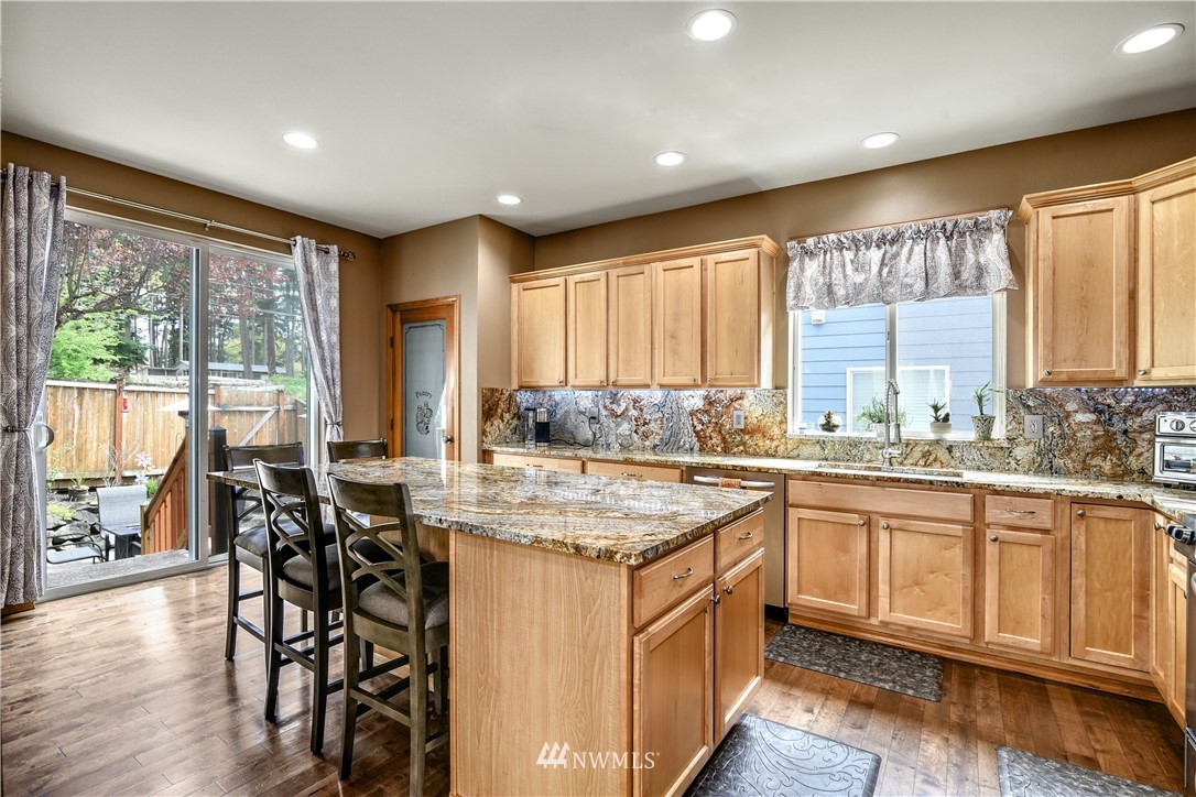 320 Shadow Place Southeast Renton, WA 98059 - Photo 7 of 27