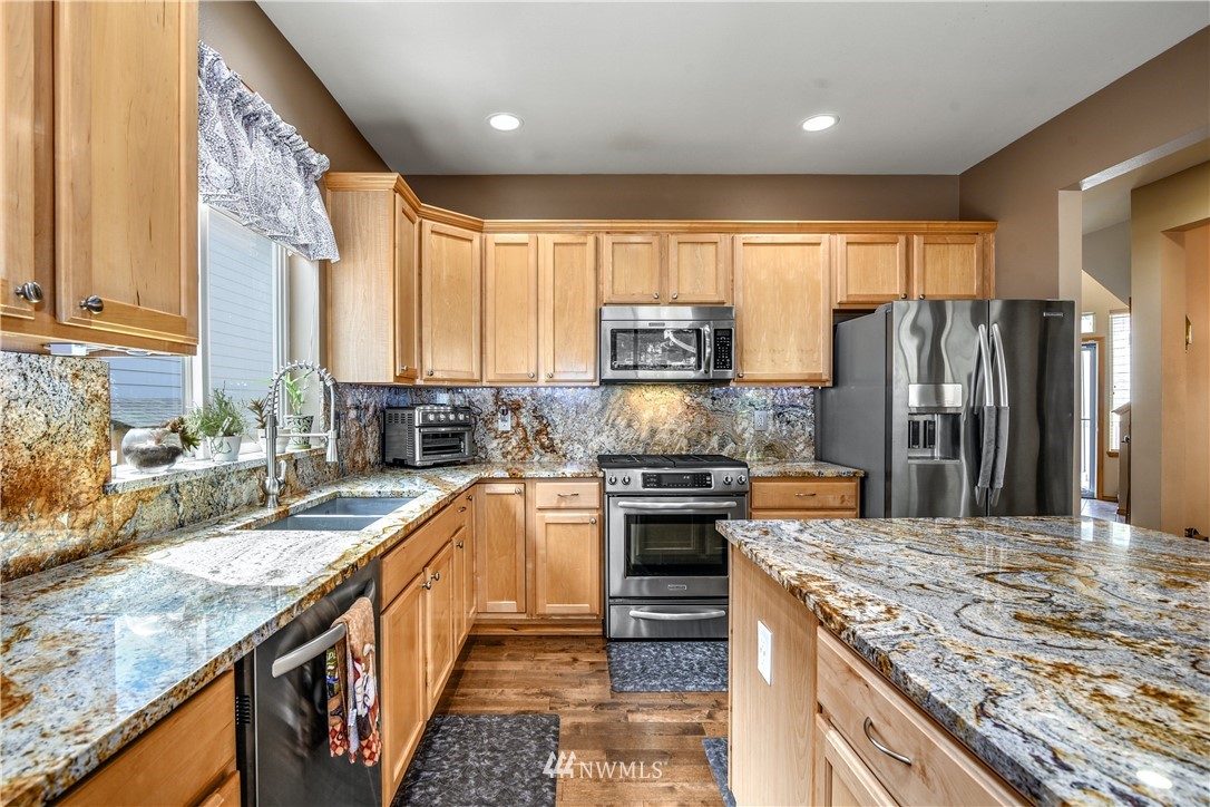 320 Shadow Place Southeast Renton, WA 98059 - Photo 9 of 27