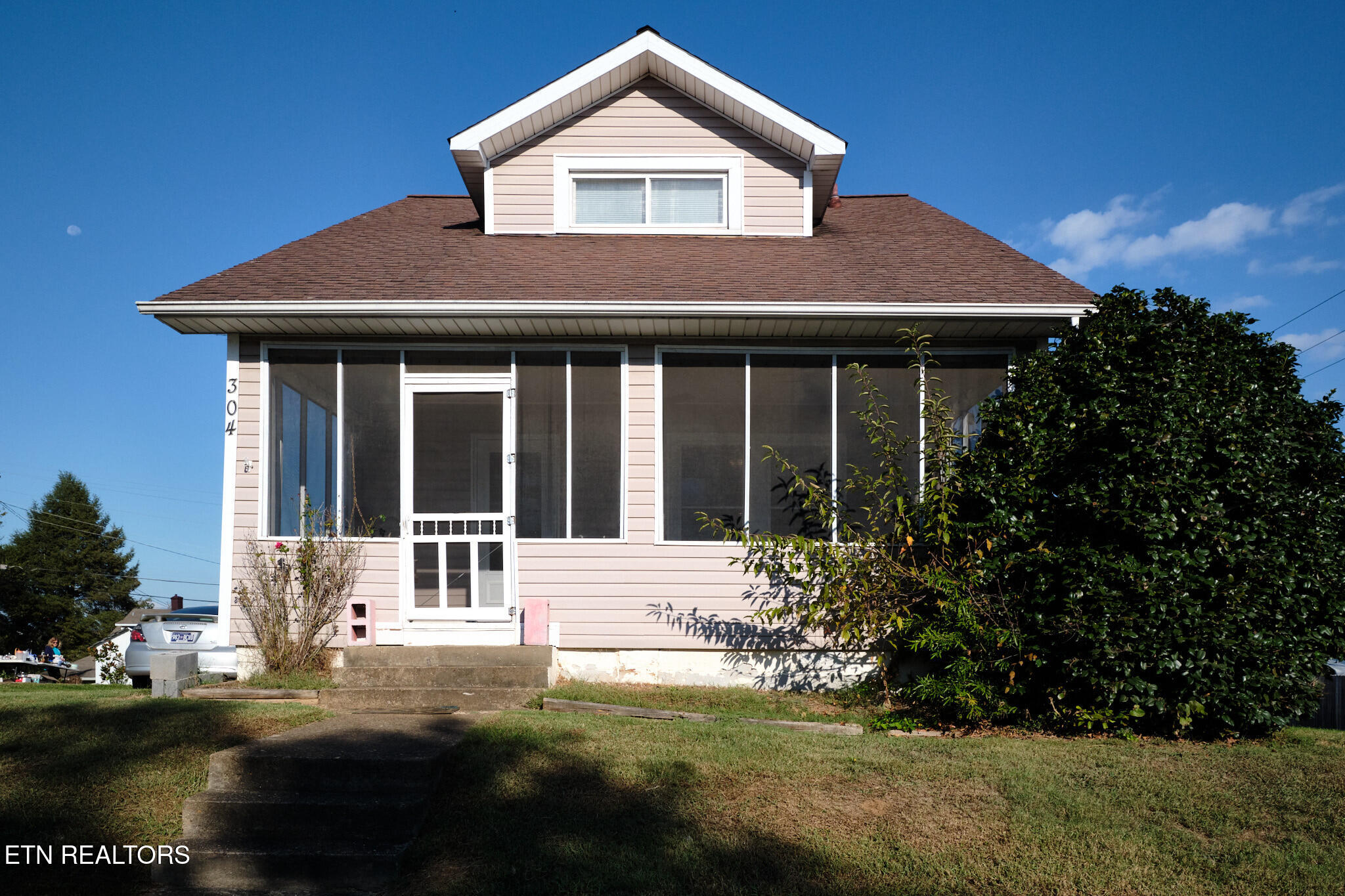 304 West Lincoln Road Alcoa, TN 37701 - Photo 1 of 55 304 W Lincoln Rd Alcoa, TN 36