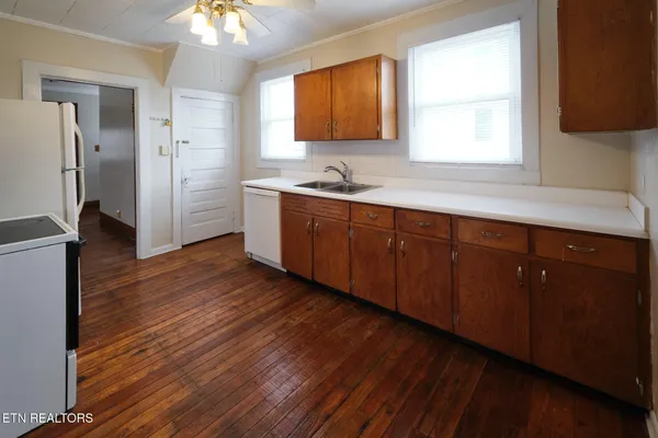 $299,900 | 304 West Lincoln Road, Alcoa, TN 37701