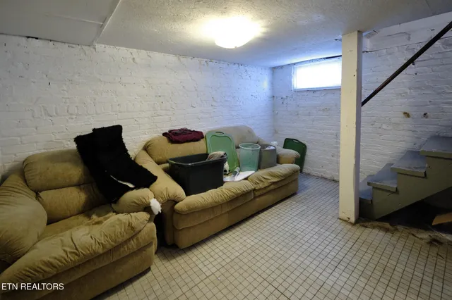 $299,900 | 304 West Lincoln Road, Alcoa, TN 37701