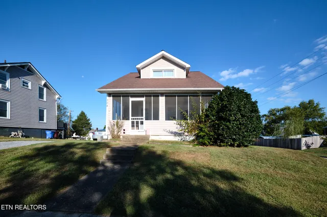 $299,900 | 304 West Lincoln Road, Alcoa, TN 37701