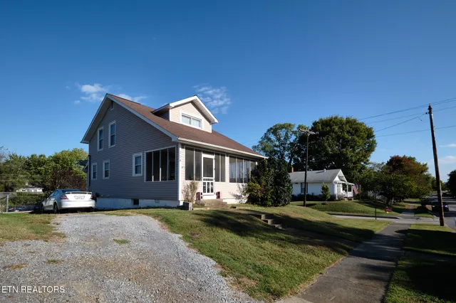 $299,900 | 304 West Lincoln Road, Alcoa, TN 37701