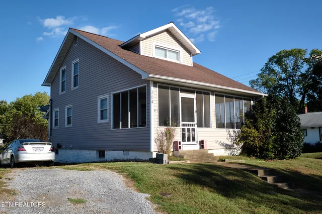 $299,900 | 304 West Lincoln Road, Alcoa, TN 37701